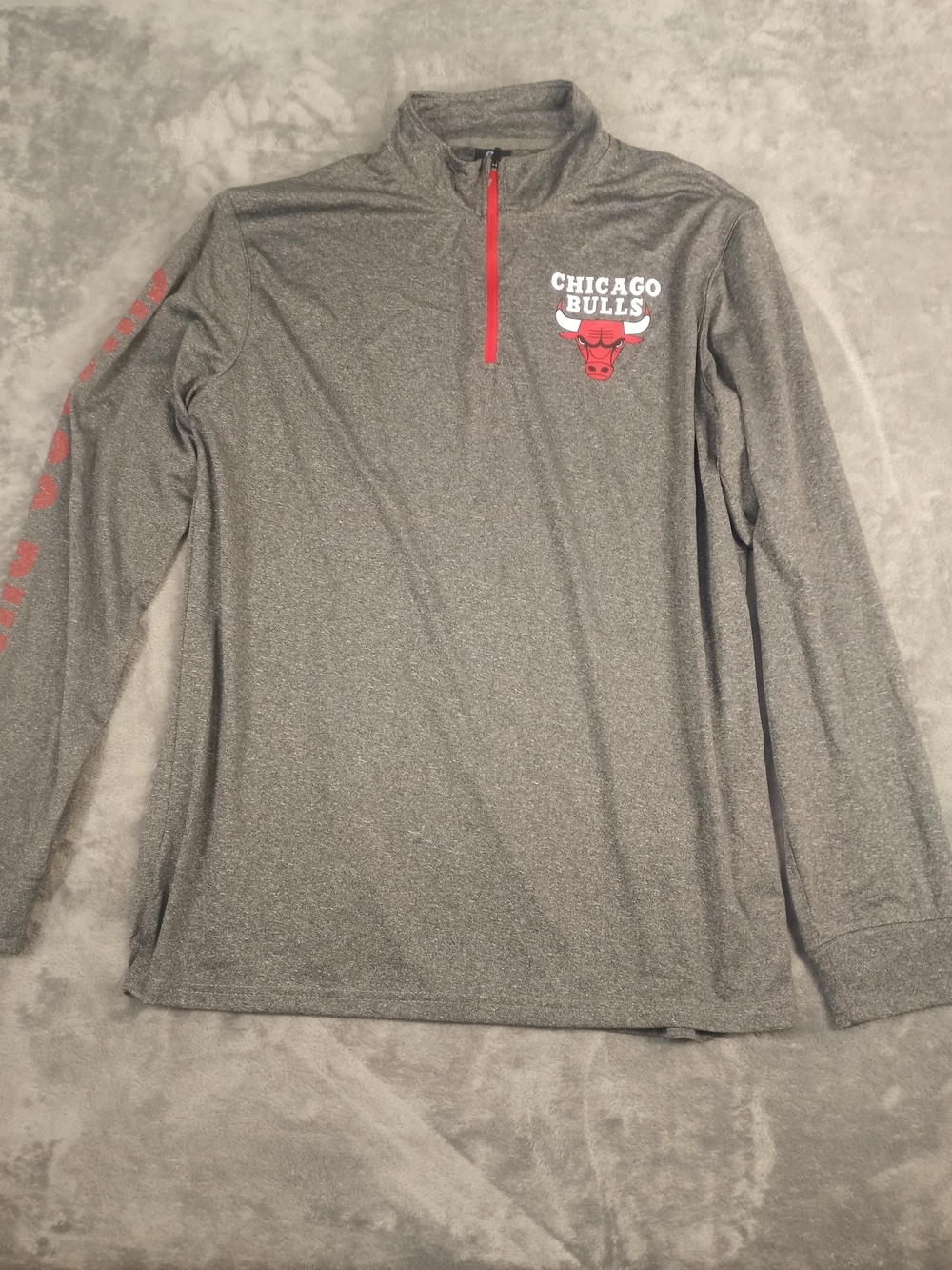 NBA men's Chicago Bulls Gray Quarter-Zip Pullover Size XL
